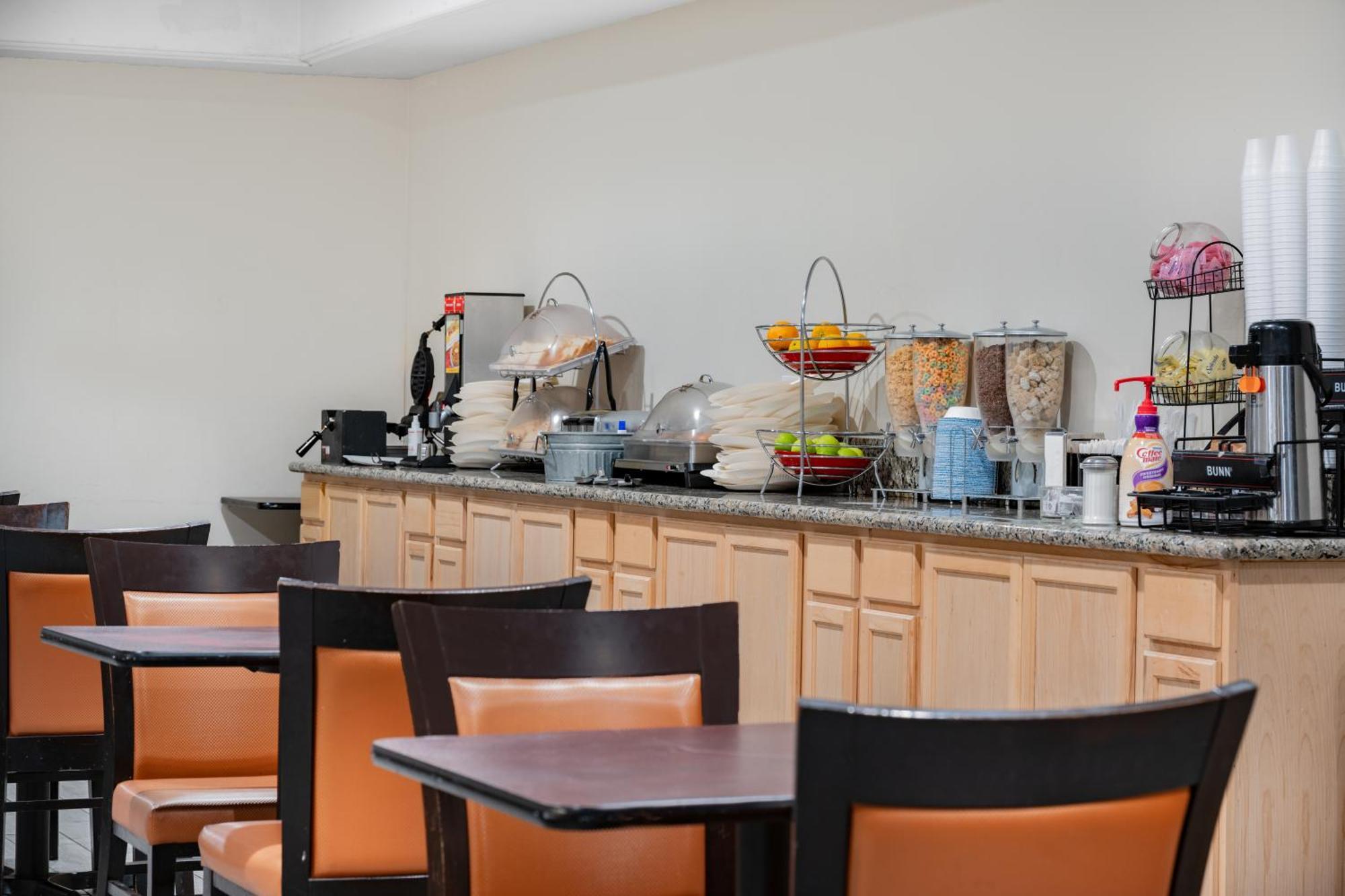 Ramada By Wyndham Bakersfield Hotel Luaran gambar