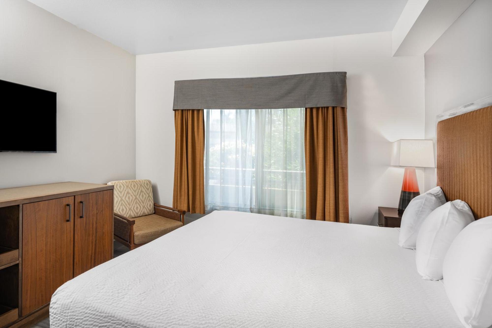 Ramada By Wyndham Bakersfield Hotel Luaran gambar
