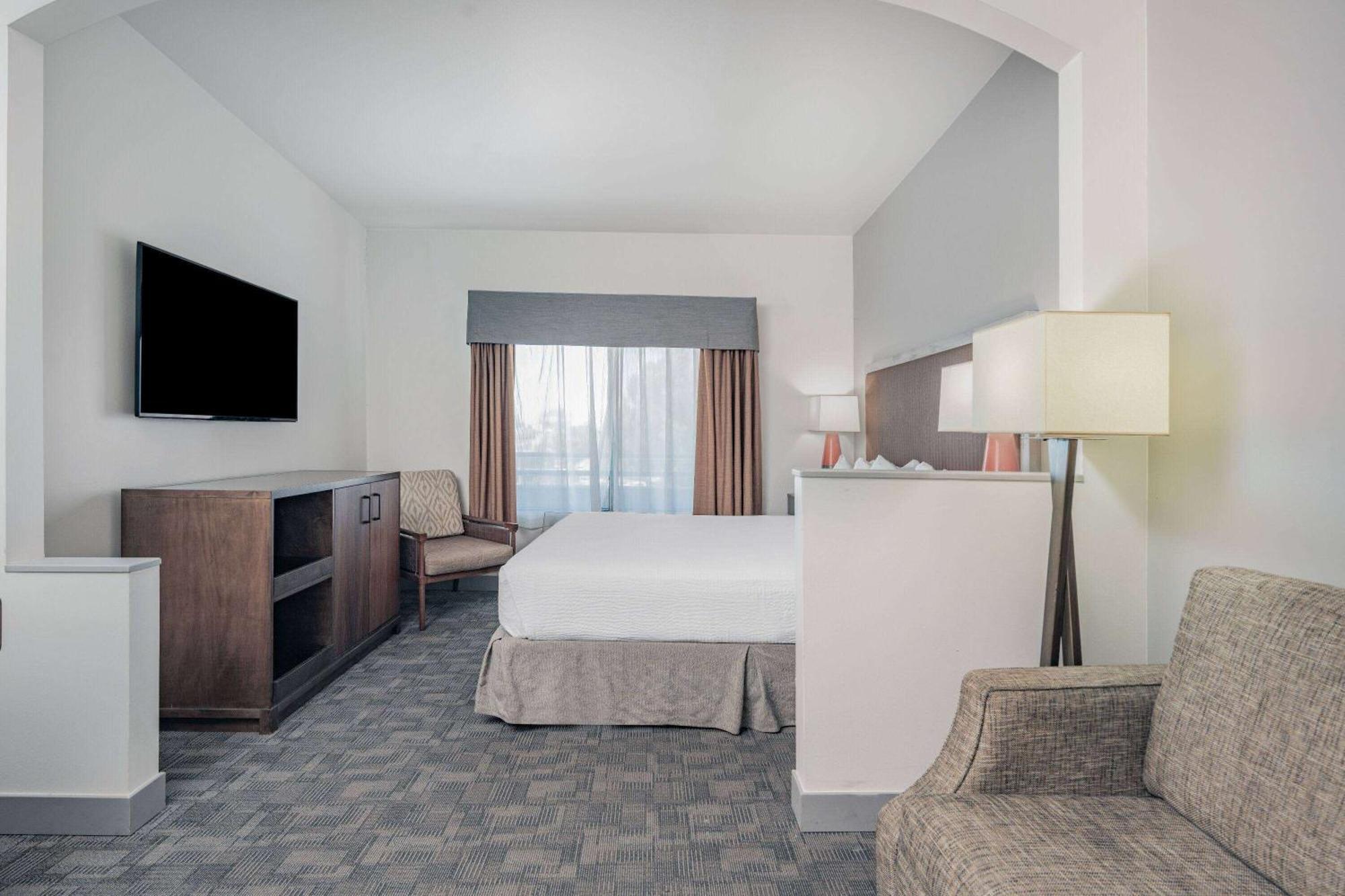Ramada By Wyndham Bakersfield Hotel Luaran gambar