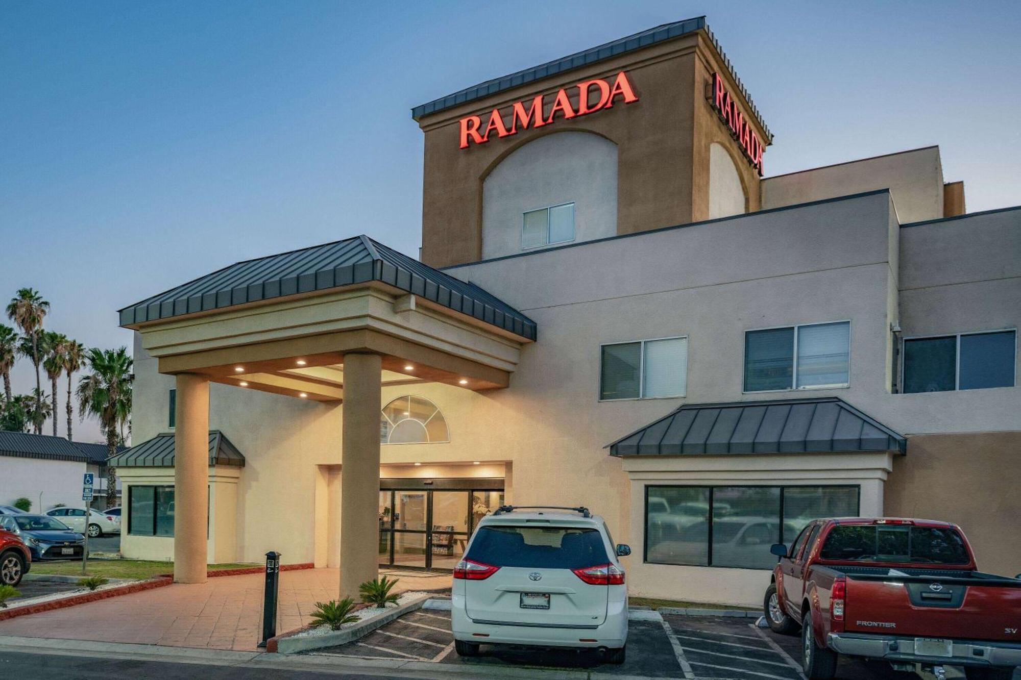 Ramada By Wyndham Bakersfield Hotel Luaran gambar