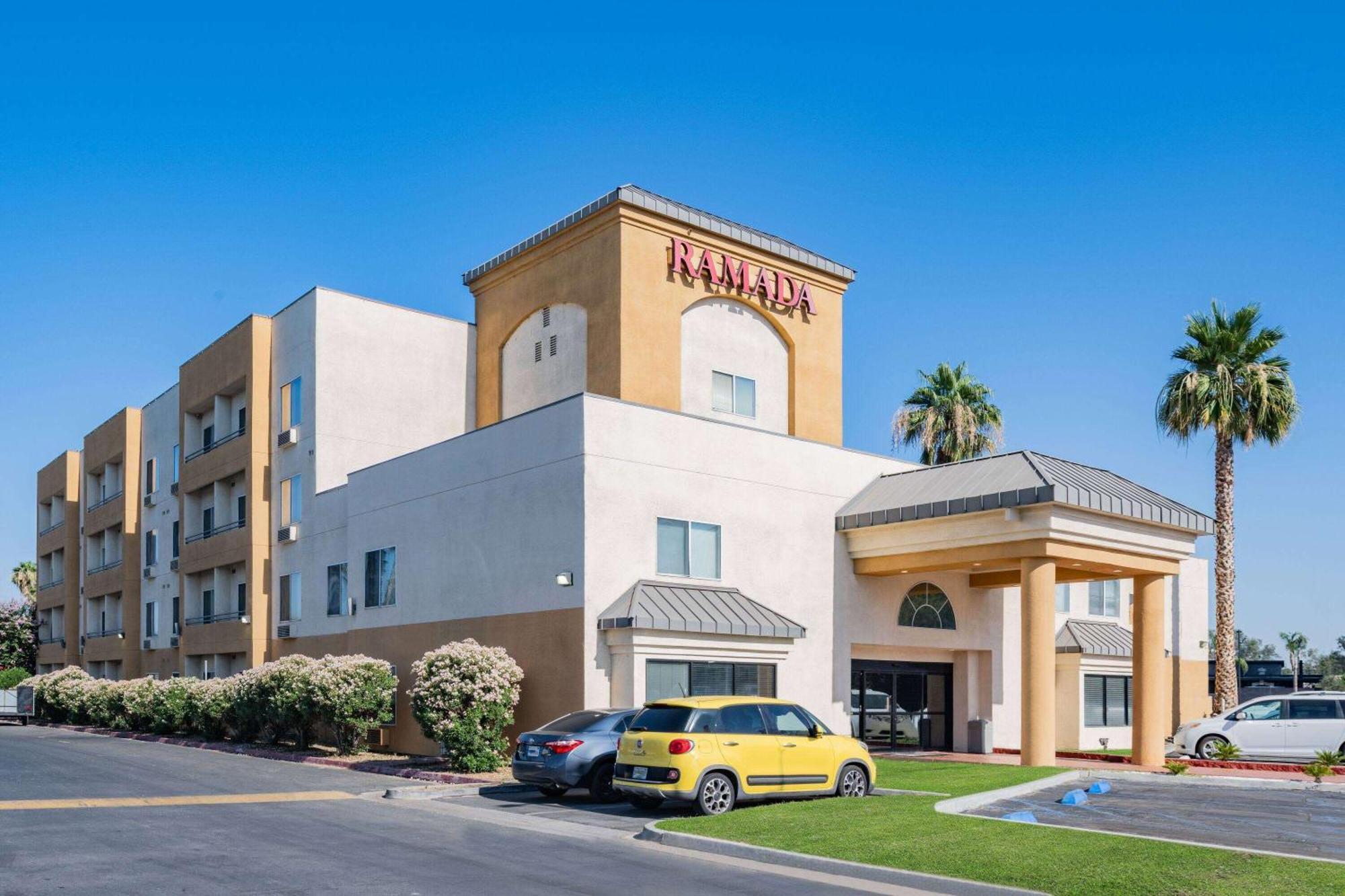 Ramada By Wyndham Bakersfield Hotel Luaran gambar